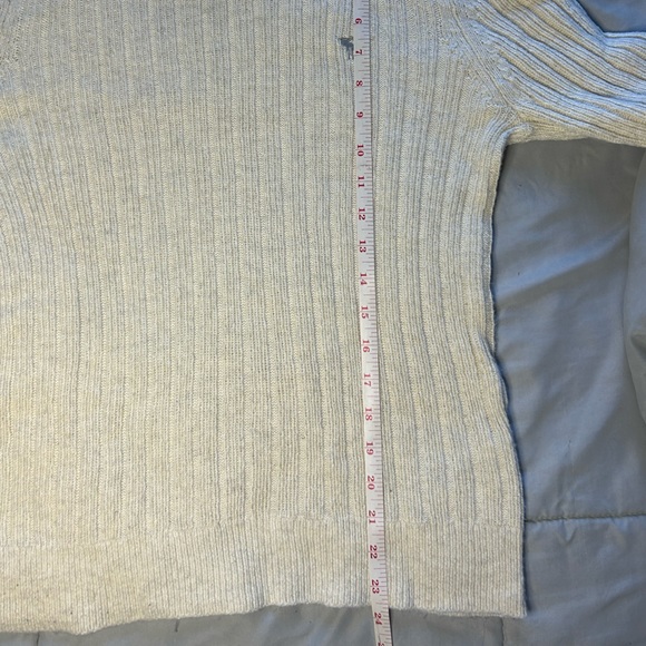 Abercrombie & Fitch Ribbed Icon Turtleneck Women’s Sweater Size L Color Cream - Picture 5 of 7